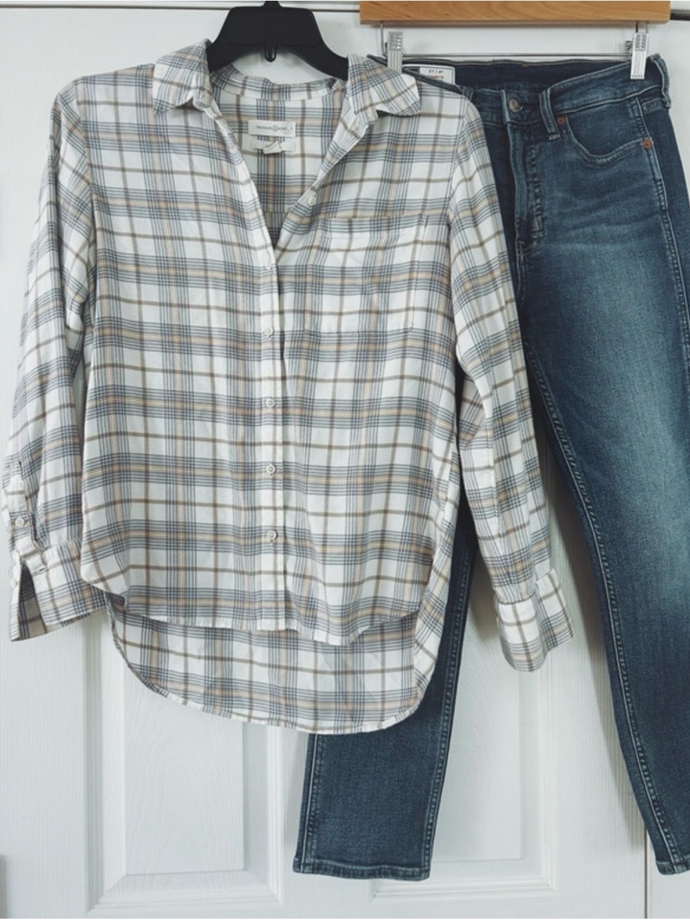 Treasure & Bond White Plaid Button-Down Shirt with Gray and Tan Stripes